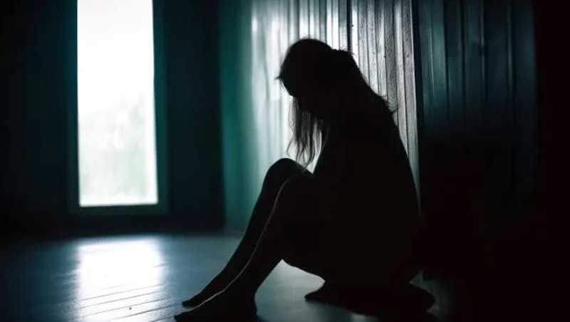 या कारणामुळे घडली २२ वर्षीय तरुणीची आत्‍महत्‍या!; पोलिसांत आरोप, चौघांविरुद्ध गुन्हा दाखल