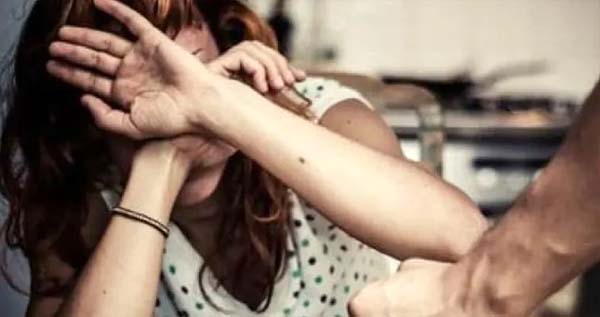 महिलेला धमक्या देऊन हॉटेलमध्ये भेटायला बोलावले अन्‌ गालांना चावून केले जखमी...!, सिडको बसस्थानकामागील घटना