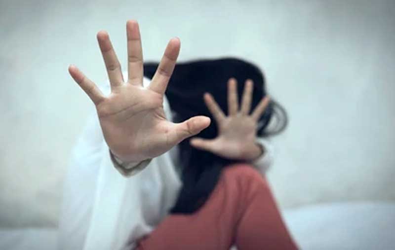 पैठणमध्ये लॉजवर ३० वर्षीय महिलेवर लैंगिक अत्याचार