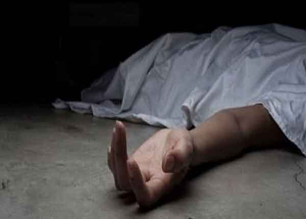 दुचाकी खड्ड्यात आदळून अपघात, कंपनी कामगाराचा मृत्यू, वाळूज एमआयडीसीतील घटना