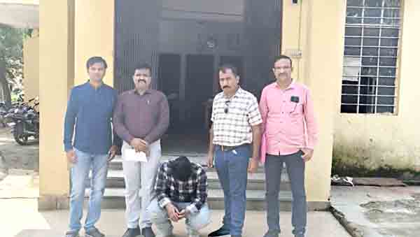 अप्पर पोलीस अधीक्षक लांजेवार यांचे बनावट फेसबुक खाते बनविणाऱ्या २३ वर्षीय तरुणाला अटक!, छत्रपती संभाजीनगरच्या पोलिसांची राजस्थानमध्ये धडक