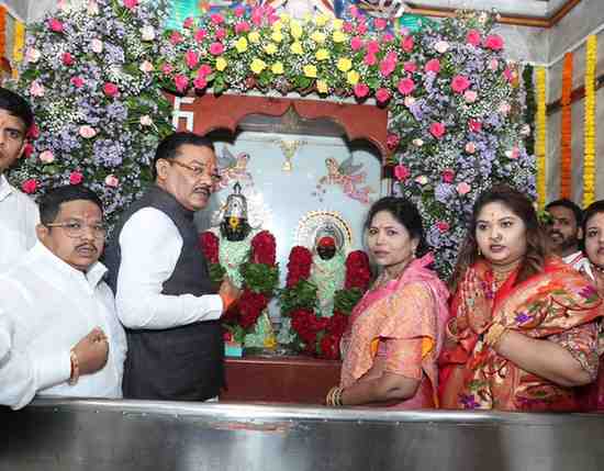 Good Morning News : प्रतिपंढरपुरात १२ लाख भाविकांची गर्दी उसळणार, ५०० पोलीस, ६४ सीसीटीव्ही कॅमेऱ्यांची नजर, दीड ते दोन तास लागू शकतात दर्शनाला, मंत्री शिरसाटांच्या हस्ते सपत्नीक पूजा