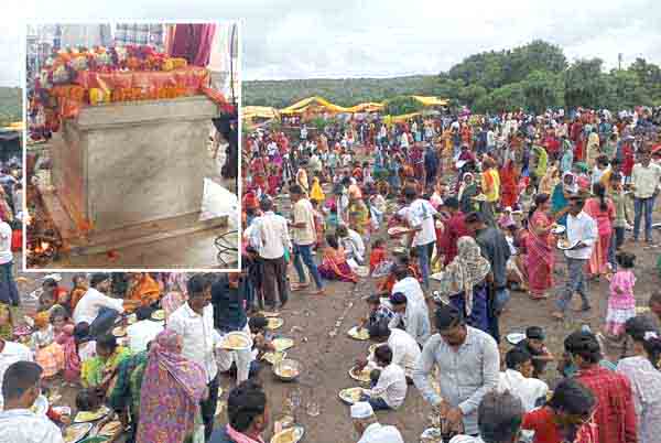 छत्रपती संभाजीनगरच्या ‘या’ गावात झाला जिल्ह्यातील सर्वात मोठा भंडारा!; १३५ क्विंटल पोळ्यांचा महाप्रसाद, तात्या बाबांची महती का आहे इतकी मोठी, जाणून घेऊ...