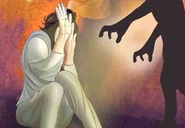 राज्य हादरले : जळगावमध्ये ३५ वर्षीय महिलेवर, यवतमाळमध्ये अल्पवयीन मुलीवर सामूहिक बलात्कार!