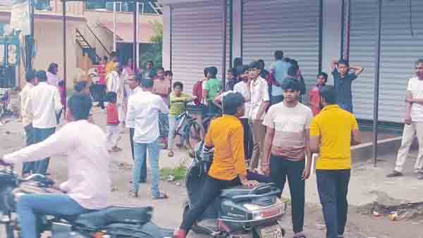 तरुणीने दोन दिवसांपूर्वी मोबाइल घेतला, कामावरून घरी येताना दुचाकीस्वाराने हिसकावून ठोकली धूम!, एएस क्लबजवळील घटना