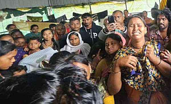 छत्रपती संभाजीनगर जिल्ह्यातील अतिवृष्टीग्रस्त शेतकऱ्यांकडे कर्जवसुली कराल तर खबरदार!; बँकांना मुख्यमंत्र्यांनी भरला दम