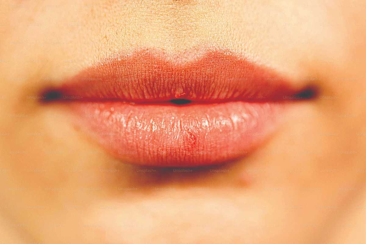 असे ओठ असलेले लोक असतात खूप श्रीमंत!; ओठांवरून तुमचे भविष्य जाणून घ्या...