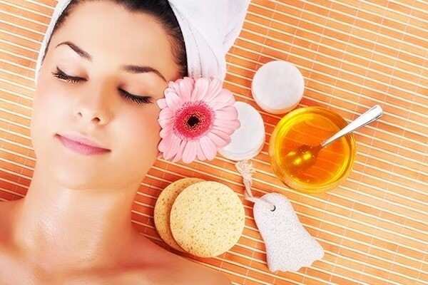 Beauty : नैसर्गिक उपायांनी मिळवा पार्लरसारखी चमकदार त्वचा