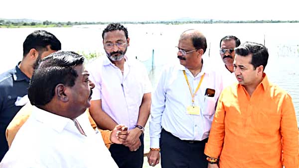 मंत्री नितेश राणे छत्रपती संभाजीनगरात; अतिवृष्टीमुळे नुकसान झालेल्या मच्छिमारांना मदतीची ग्वाही!