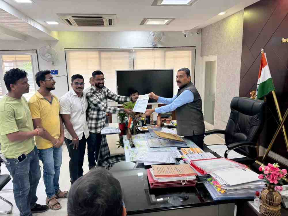 शेतकऱ्यांसाठी मदतीचा हात; जिल्हा प्रशासनाकडे जमा झाले ४ लाख ३० हजार रुपये जमा!