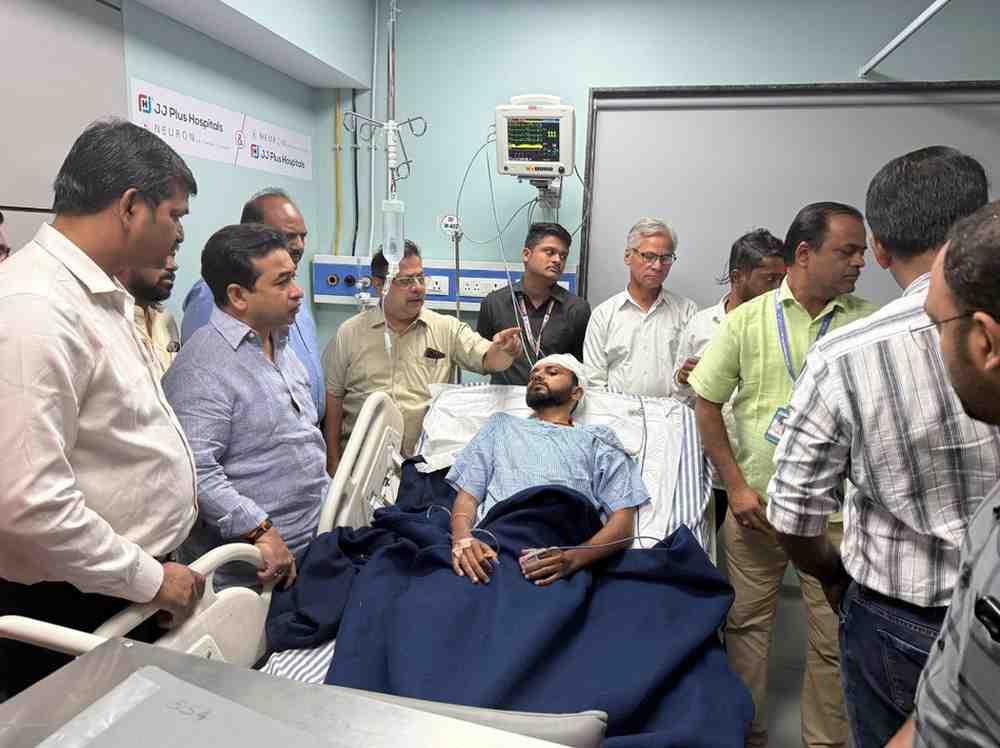 जिहादी मानसिकतेच्या हल्लेखोरांविरुद्ध कठोर कारवाई होईल : मंत्री नितेश राणे यांची माहिती, छत्रपती संभाजीनगरात गंभीर जखमी गोरक्षकाची घेतली भेट 