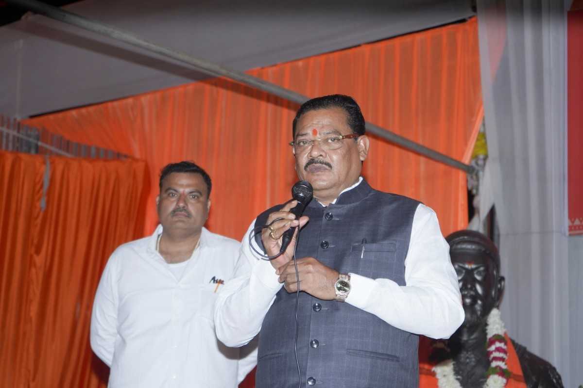 ‘पदवीधर'साठी शिंदे गटानेही ठोकला शड्डू!; शिरसाट कार्यकर्त्यांना म्हणाले, ‘युती’चे नंतर बघू, लढण्याची ताकद ठेवा!, अजित पवार गटाला धडकी