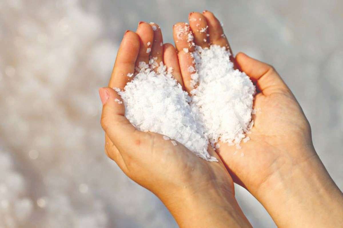 Jyotish : आर्थिक समस्यांवर मिठाचा उतारा