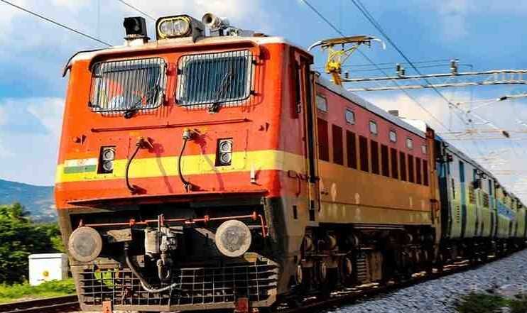 Tech News :  IRCTC ची वेबसाइट बंद, मिळत नाहीत तत्काळ तिकिटे? या ॲपने करा बुक‌!