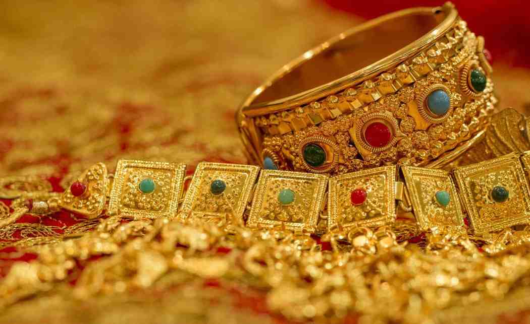 प्लास्टिकचा व्यापारी, कॉपरचे दागिने अन्‌ सोन्याचा मुलामा... ‘गोल्ड लोन’साठी आलेल्या भामट्याचा असा उधळला डाव!; जाधववाडी SBI शाखेत काय घडलं...  