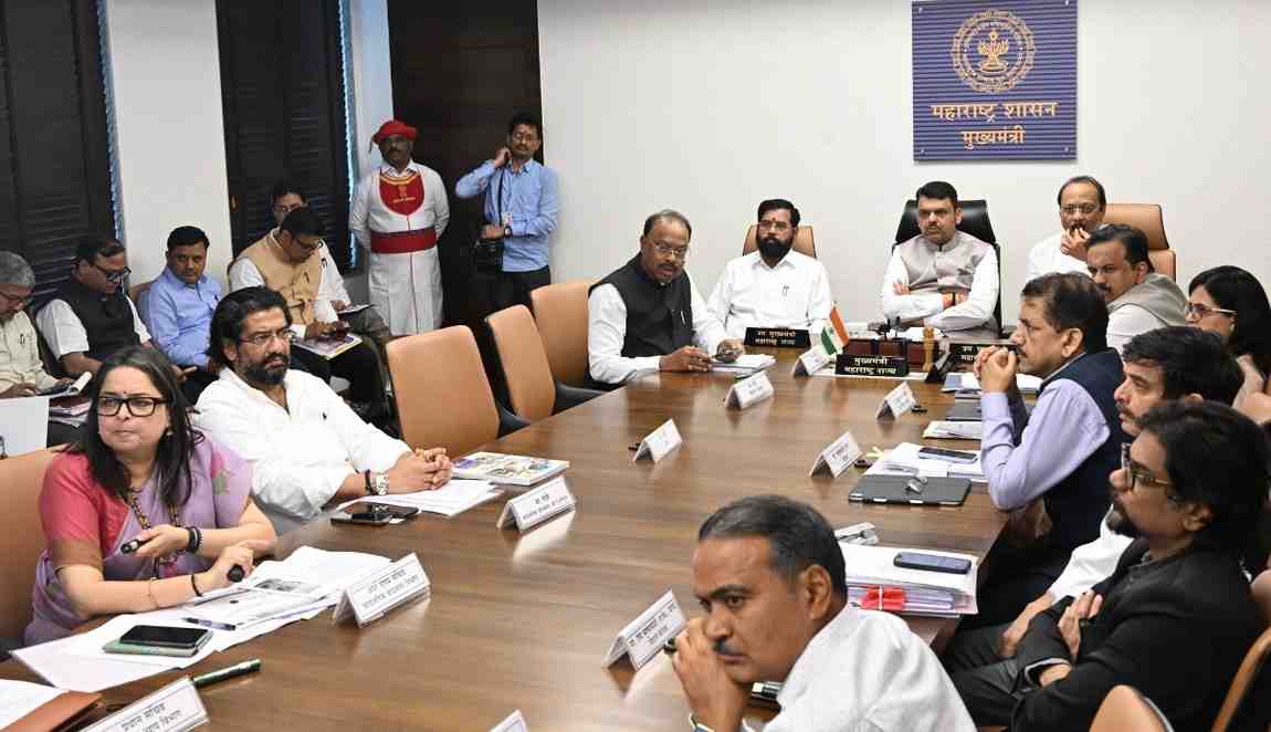 छत्रपती संभाजीनगर ते अहिल्यानगर रस्त्याची तातडीने दुरुस्ती करा, मुख्यमंत्र्यांचे आदेश; शेंद्रा ते बिडकीन, बिडकीन ते ढोरेगाव रस्ता निर्मितीला मान्यता