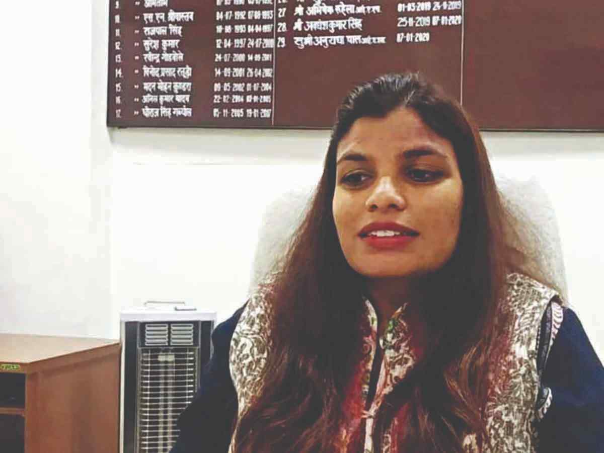 Inspirational story  : दूध विक्रेत्याची मुलगी बनली आयएएस!; दोनदा यूपीएससी केली उत्तीर्ण, ही यशोगाथा तुम्हाला रडवेल...