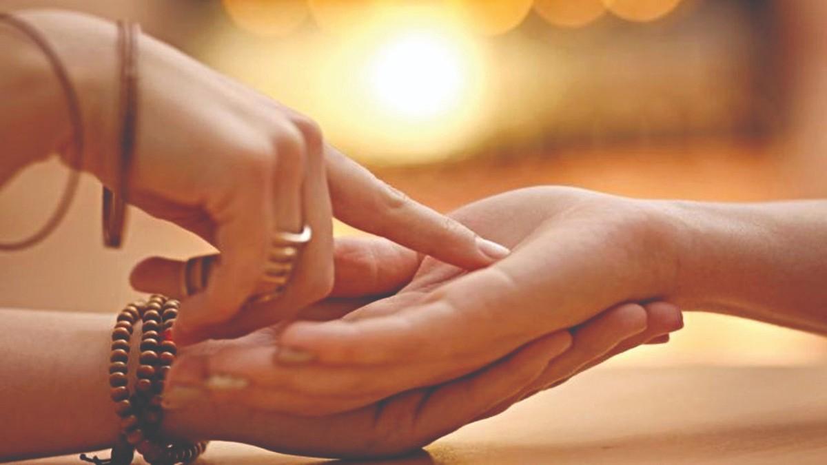 Jyotish : असे लोक दृढनिश्चयी, आयुष्यात मिळवतात मोठे यश, तळहातावरून कळतात रहस्ये...