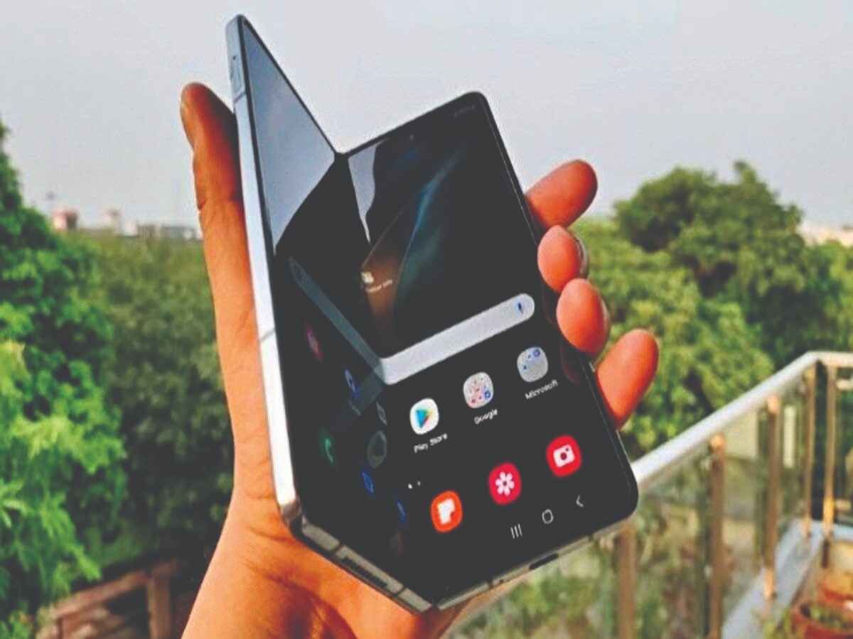 तेच प्रॉमिस करा, जे पाळू शकाल... पाण्याने खराब झाला लाखोंचा वॉटरप्रुफ स्मार्टफोन!; कंपनीला द्यावे लागणार आता फोनच्या किंमतीपेक्षा जास्त पैसे...