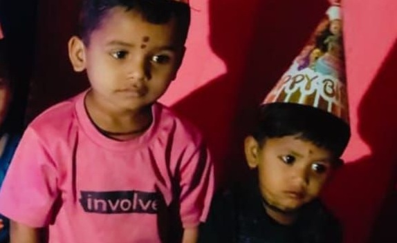 गंगापूरजवळ सुसाट ट्रकने दुचाकीला उडवले, चिमुकल्या बहीण-भावाचा जागीच मृत्यू, वडील गंभीर जखमी