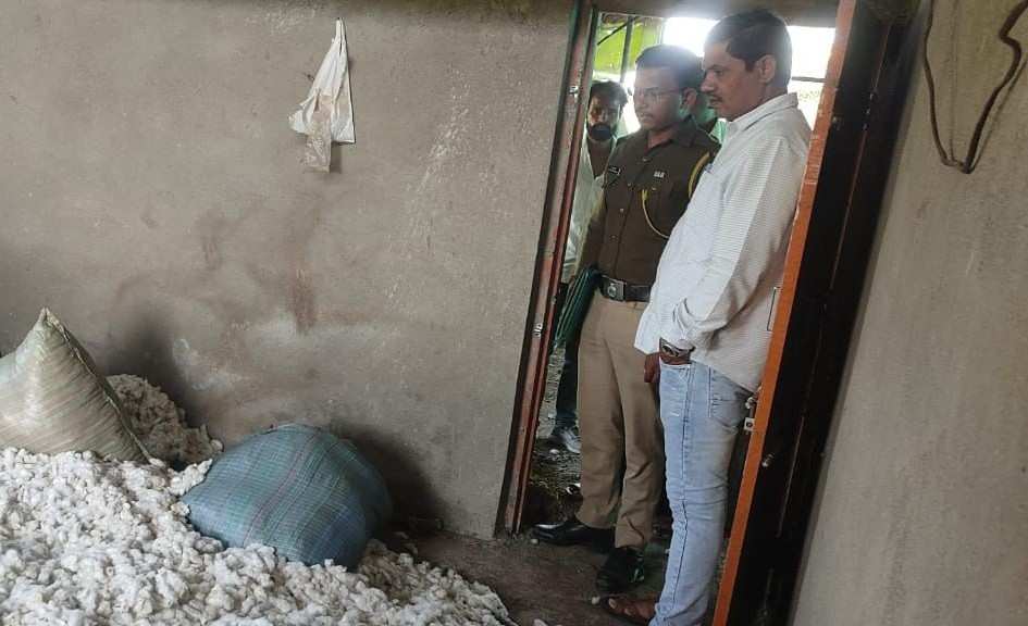 दुष्काळात तेरावा... अतिवृष्टीतून कसाबसा वाचवलेला कापूसही चोरट्यांनी नेला... शेतकऱ्यावर कोसळले आर्थिक संकट!, गंगापूर तालुक्यातील घटना