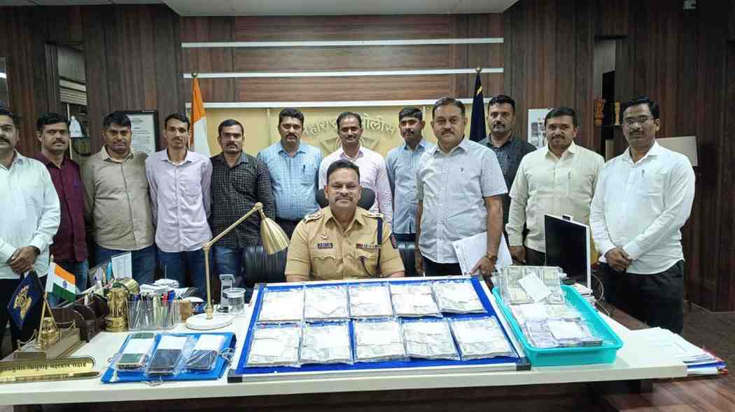 जिल्हा बँकेचे चौघांनी लुटलेले २५ लाख पोलिसांनी २४ तासांत आणले परत!, LCB ची पैठणमध्ये धडाकेबाज कामगिरी