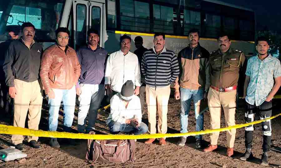 झेंडा चौकात मध्यरात्री गांजा तस्कराच्या मुकुंदवाडी पोलिसांनी आवळल्या मुसक्या!, १ लाखाचा गांजा जप्त, विशेष पथकाची कामगिरी