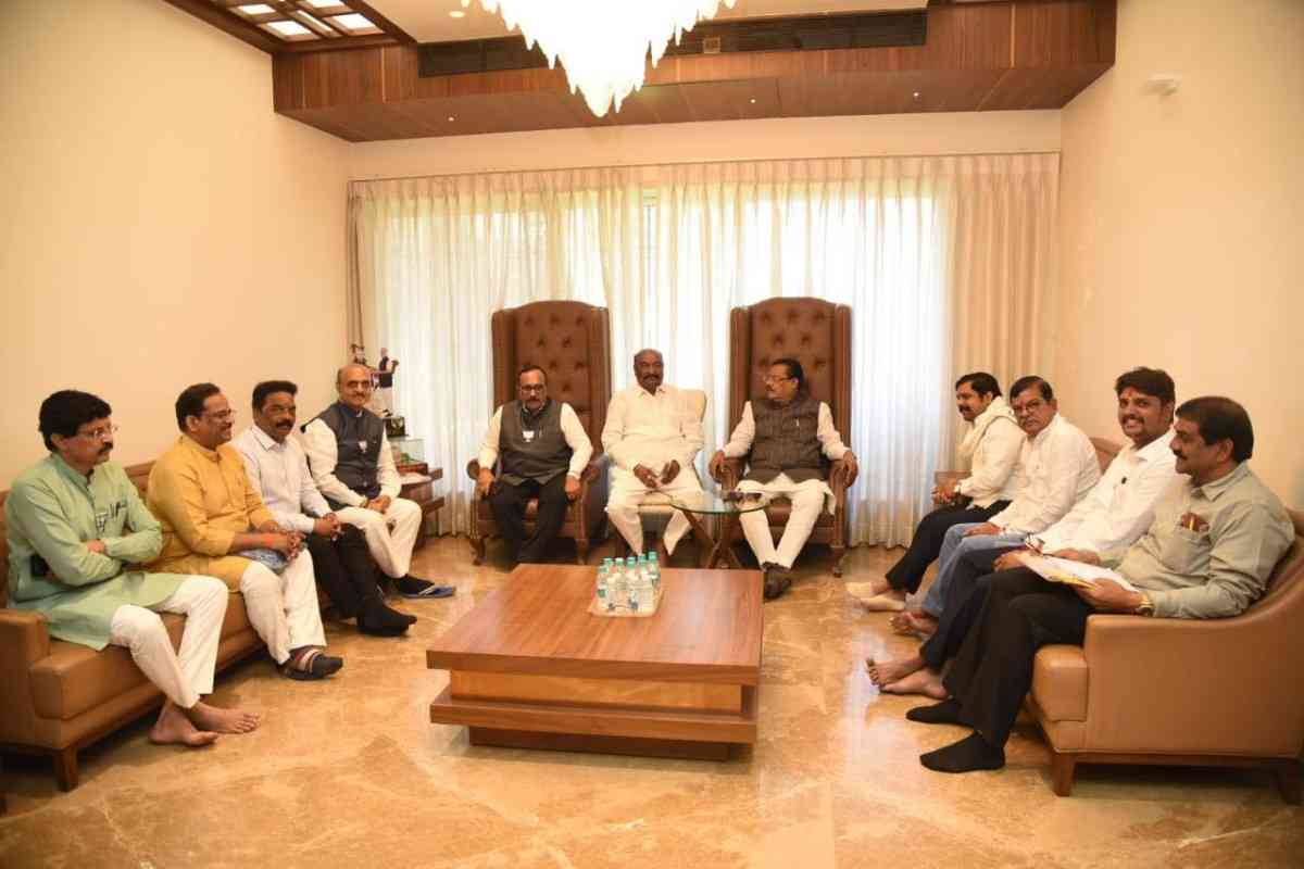 नवव्या बैठकीतही सुटला नाही छत्रपती संभाजीनगरातील जागावाटपाचा पेच, महायुतीचा चेंडू आता फडणवीस-शिंदेंच्या कोर्टात!