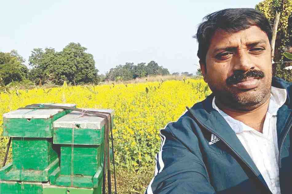 १७,००० रुपयांच्या नोकरीवर मारली लाथ, आता वर्षाकाठी १७ लाखांची करताहेत उलाढाल!