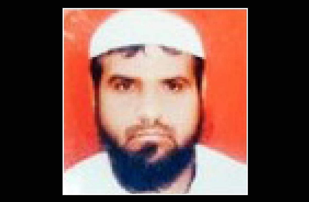 सुसाट कारने दुचाकीला १०० फूट फरपरट नेले, एकाचा मृत्यू, एक गंभीर जखमी, पैठण तालुक्यातील भीषण दुर्घटना 