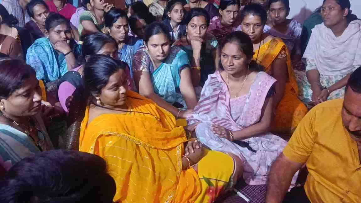 वडगाव कोल्हाटीतील महिलांचे उपोषण मागे, ग्रामपंचायतीने लेखी दिले, पोलिसांनी मन वळवले!, सकाळपासून सायंकाळपर्यंत काय घडलं...