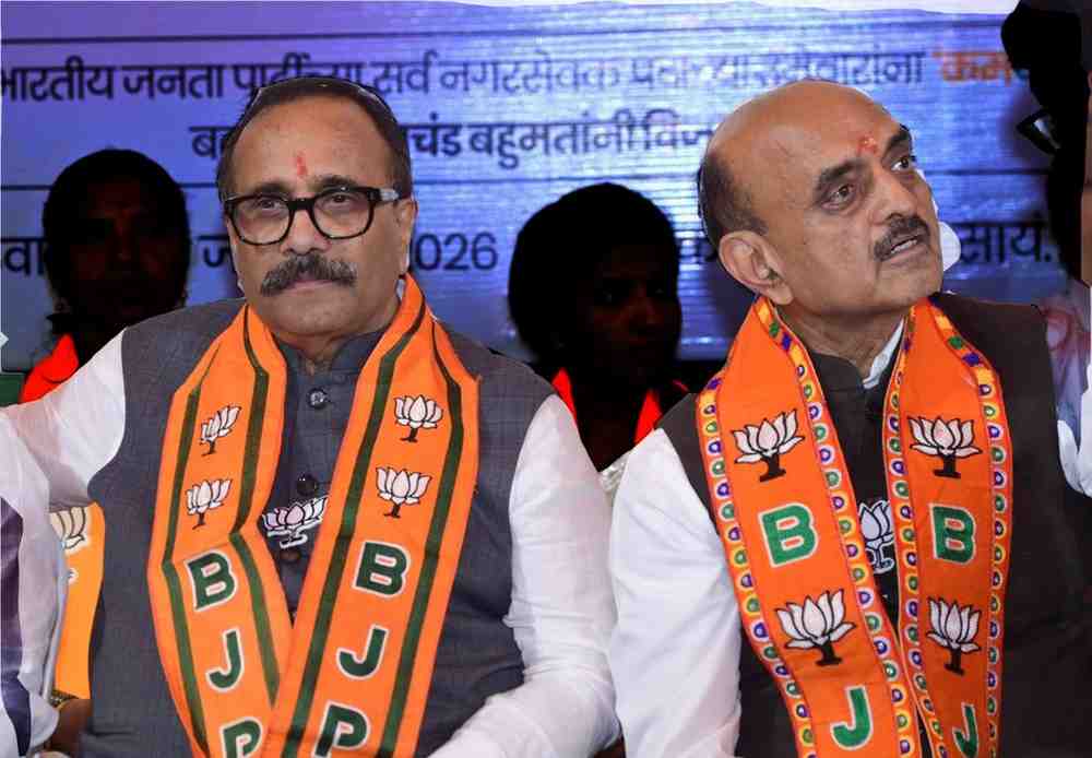 Political Exclusive : सावे, कराडांच्या मनमानीने पक्ष अडचणीत, निष्ठावंतांचा उद्वेग, आयात केलेल्या अन्‌ घरातल्या उमेदवारांचे होणार काय?