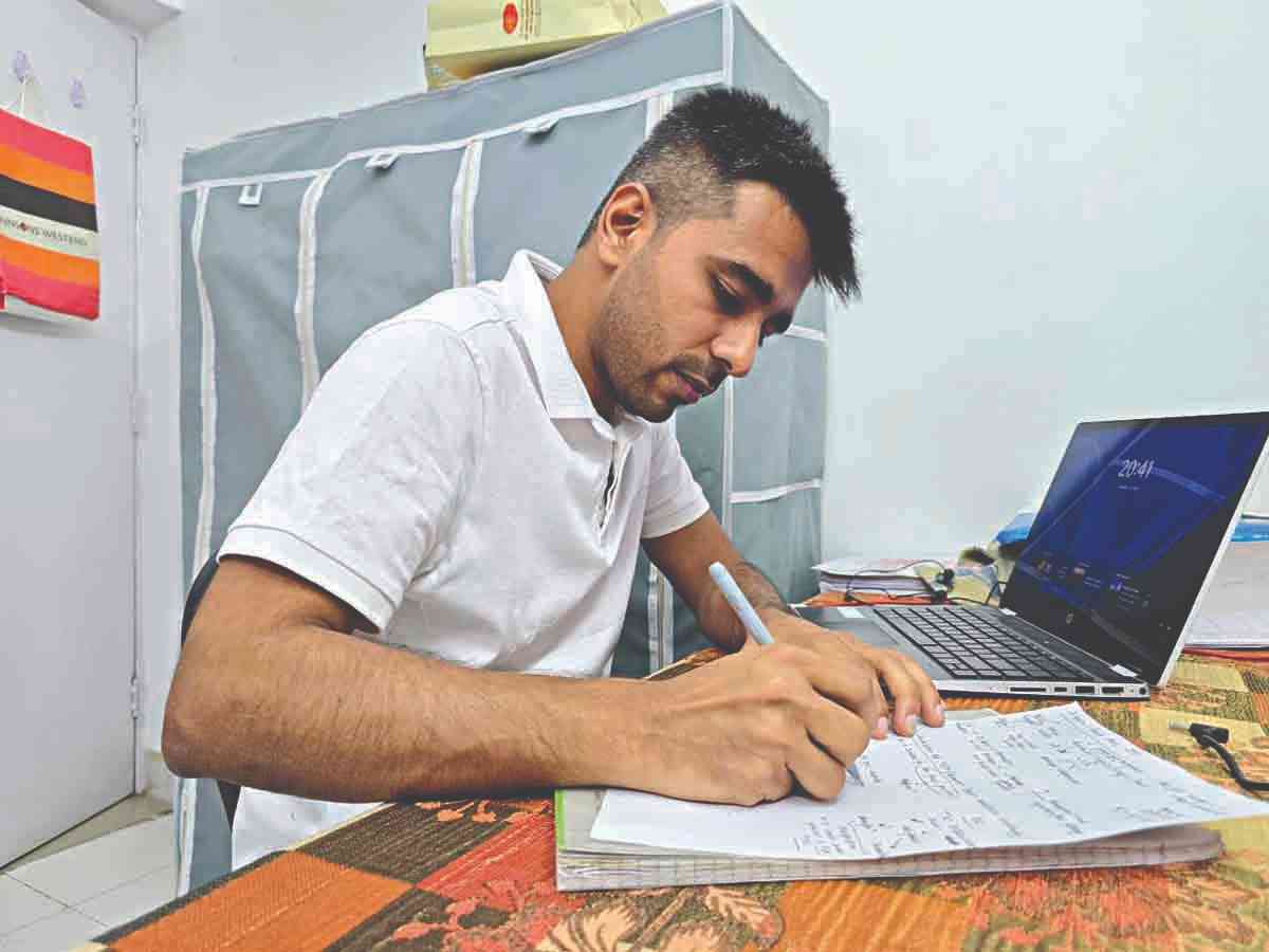 श्रेयकची कहाणी हृदयाला भिडेल!; MBBS नंतर यूपीएससी तयारी, परीक्षेत ३५ वा क्रमांक... तरीही तो आयएएस अधिकारी झाला नाही.