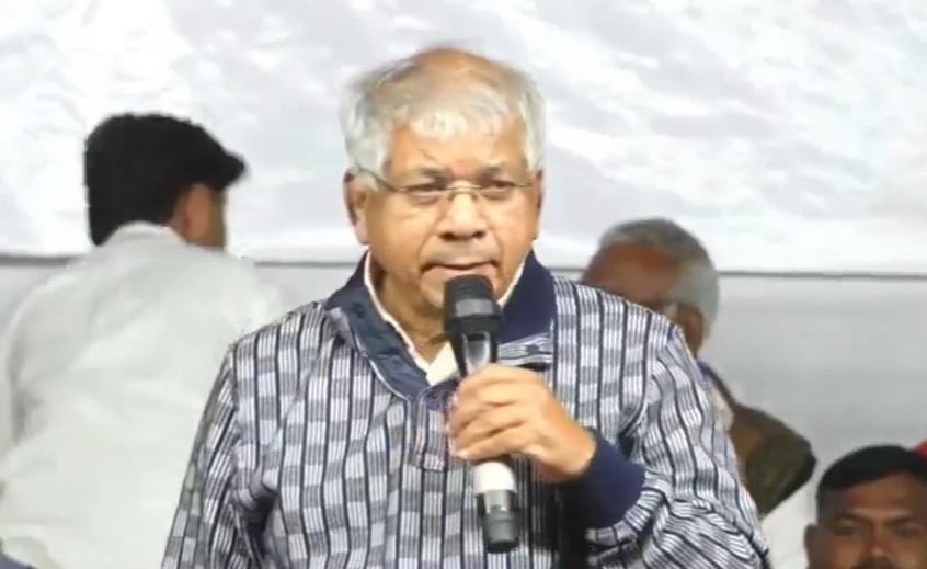 व्हिडीओ : दिलेले पैसे तर घ्याच, पण गाडीत असलेले पैसेही घेऊन पळा... ‘वंचित’चे सर्वेसर्वा ॲड. बाळासाहेब आंबेडकर यांचे छत्रपती संभाजीनगरमध्ये आवाहन