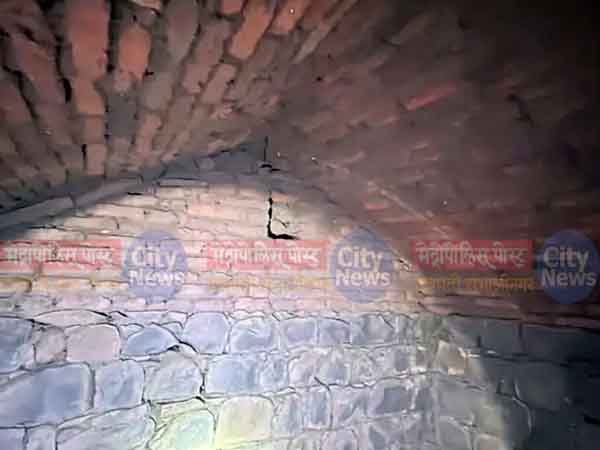 आश्चर्यम्‌... बाथरूमसाठी खोदकाम करताना सापडले रहस्यमयी भुयार!; शिवन्यातील खळजनक घटना, पाहण्यासाठी तोबा गर्दी, प्रशासनाने पुरातत्‍व विभागाला कळवले