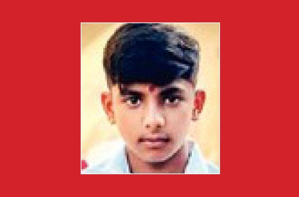 हार्वेस्टर साफ करताना चुकून वीज तारेला स्पर्श, १३ वर्षीय मुलाचा दुर्दैवी मृत्यू, वाळूजजवळील दुर्दैवी घटना