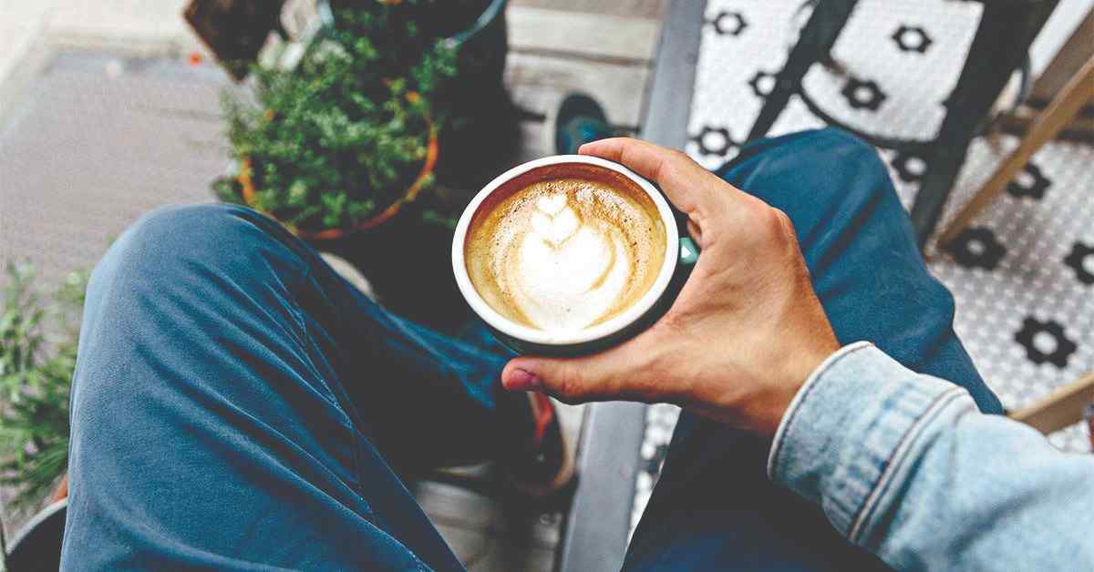 Health News : कॉफी पिण्याची योग्य वेळ काय?