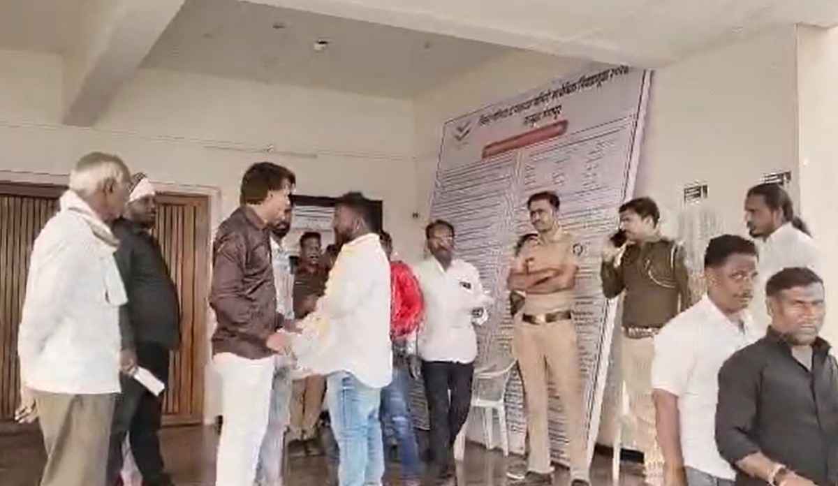 गंगापूरमध्ये तहसील कार्यालयात गोंधळ, अनेकांना भरता आला नाही उमेदवारी अर्ज