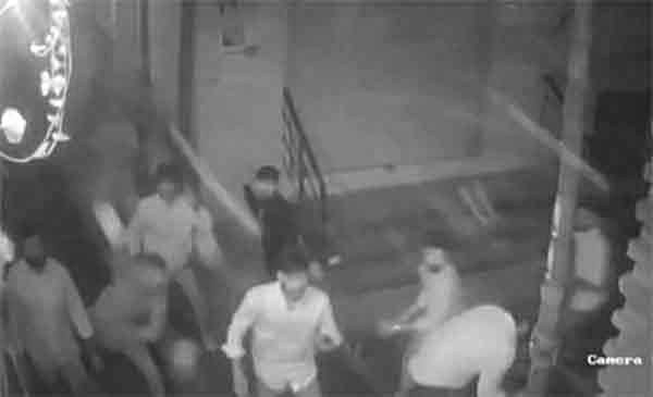 तुझ्यामुळेच पराभूत झालो म्हणत भाजप उमेदवाराच्या घरावर टोळक्याचा सशस्‍त्र हल्ला!, क्रांती चौक भागातील गांधीनगरातील मध्यरात्रीचा थरार