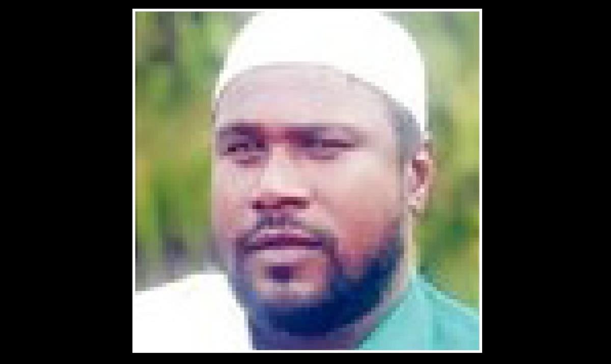 झाडावरून पडून युवकाचा मृत्यू, वैजापूर तालुक्यातील दुर्दैवी घटना