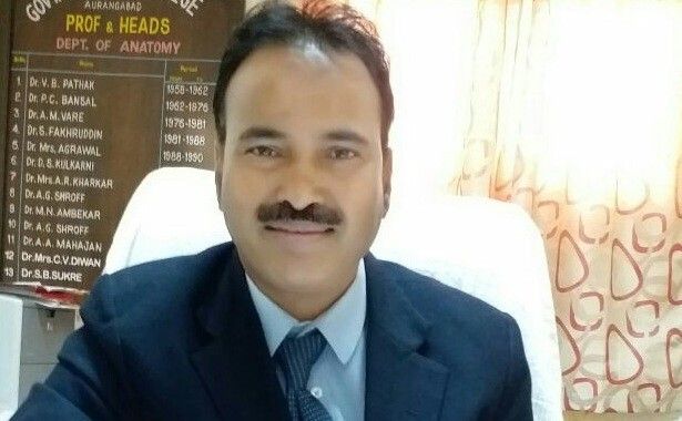 डॉ. सुक्रेंकडून निवडणूक विभागाने मागितला खुलासा, ठाकरे गटाच्या उमेदवारांना धमकावल्याचा आरोप