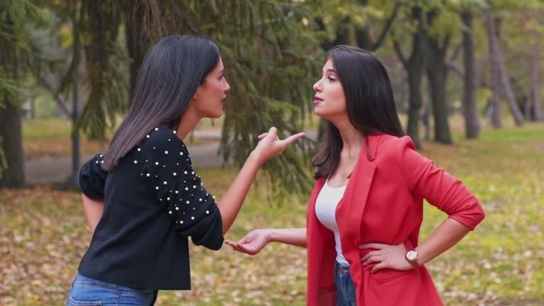 दोघींच्या भांडणात तरुणाला बलात्काराचा गुन्हा दाखल करण्याची धमकी!, सिल्लोडच्या म्हसोबा गल्लीत काय घडलं...