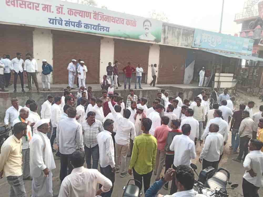 पैसे घेऊन तिकीट वाटप केल्याचा आरोप करत खा. कल्याण काळेंच्या जनसंपर्क कार्यालयात राडा, फुलंब्रीतील घटनेने जिल्ह्यात खळबळ, नक्की काय घडलं...