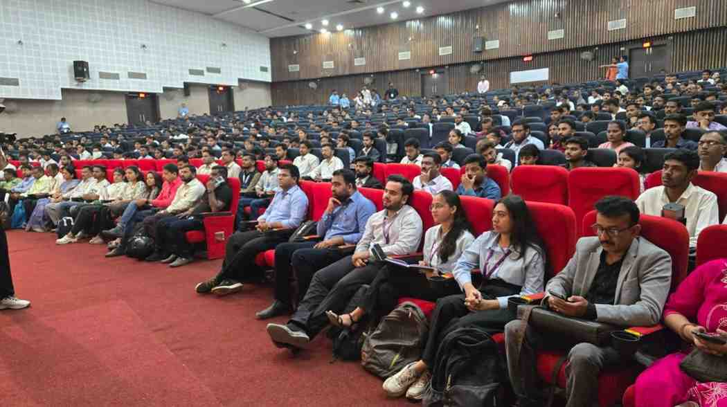 १,४३७ तरुण-तरुणींची जागेवरच जॉबसाठी प्राथमिक निवड, छत्रपती संभाजीनगरमध्ये विद्यापीठात झाला मेळावा, मुंबई-पुण्याच्याही कंपन्यांनी घेतला सहभाग