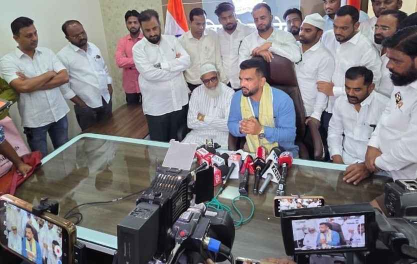 अब्दुल समीर यांनी स्वीकारली विरोधी पक्षनेतेपदाची सूत्रे!, आता समीर विरुद्ध समीर सामना रंगणार!!