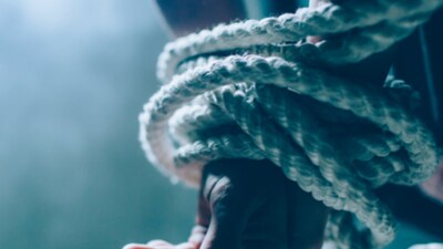 जमिनीच्या वादातून सेवानिवृत्त वनअधिकाऱ्याचे भरदिवसा अपहरण करून लुटले, ७ तास धरले वेठीस, छत्रपती संभाजीनगरची खळबळजनक घटना