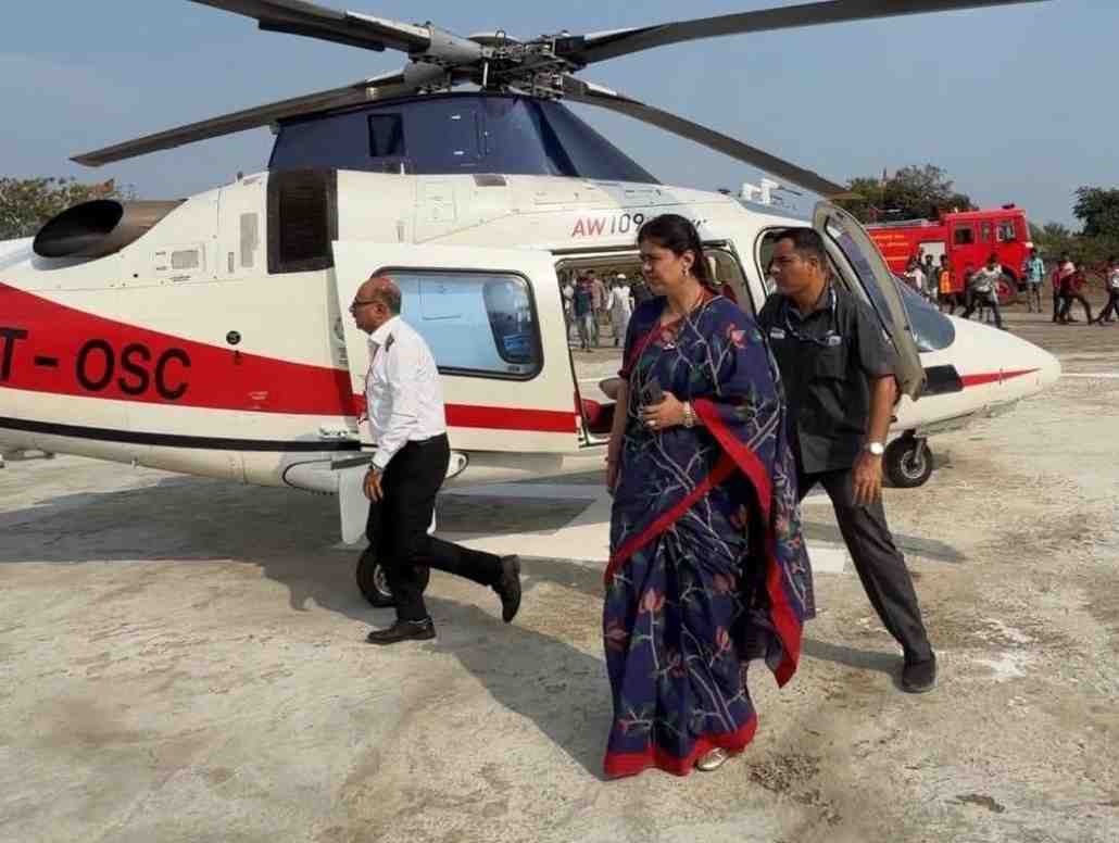 मंत्री पंकजा मुंडे यांच्या हेलिकॉप्टरमध्ये उड्डाणापूर्वी तांत्रिक बिघाड, छत्रपती संभाजीनगरची घटना