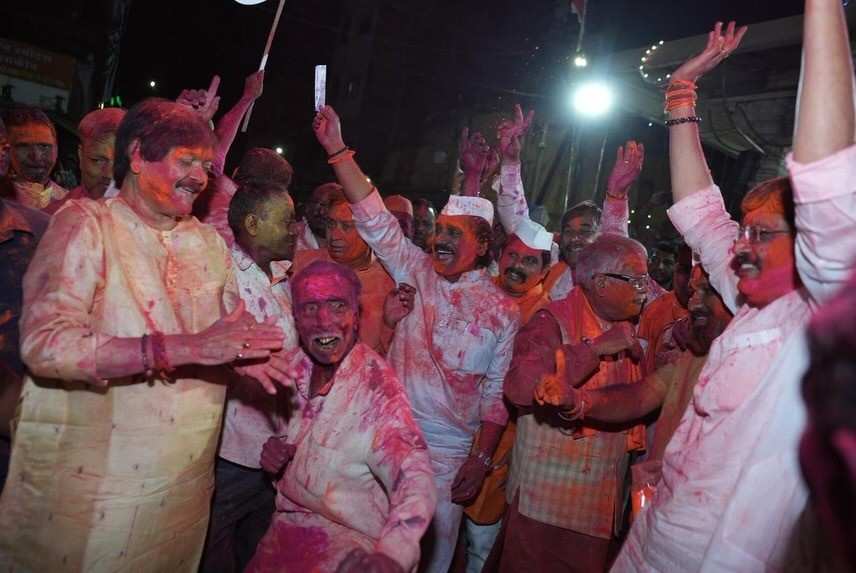 दानवेंनी लावला खैरेंना रंग... जैस्वाल, राजूरकर, जंजाळ, घोडेले रंगात रंगुनी गेले...