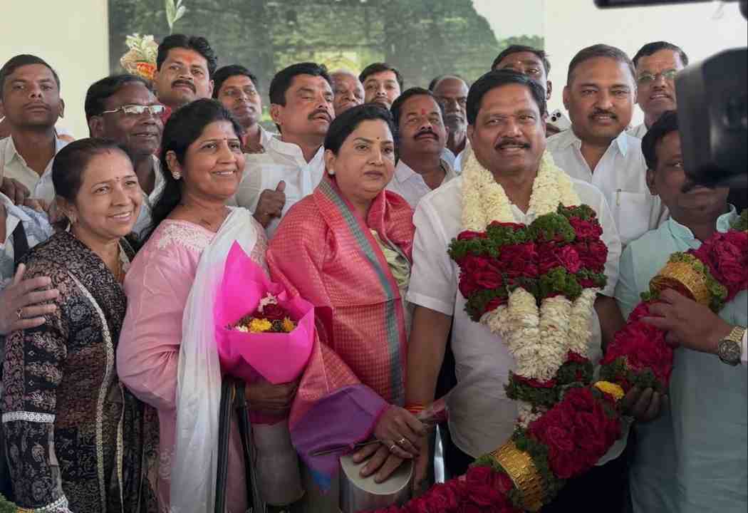 खा. कल्याण काळे दुबईवरून सुखरुप परतले, छत्रपती संभाजीनगरमध्ये दाखल होताच भावना अनावर, म्हणाले...
