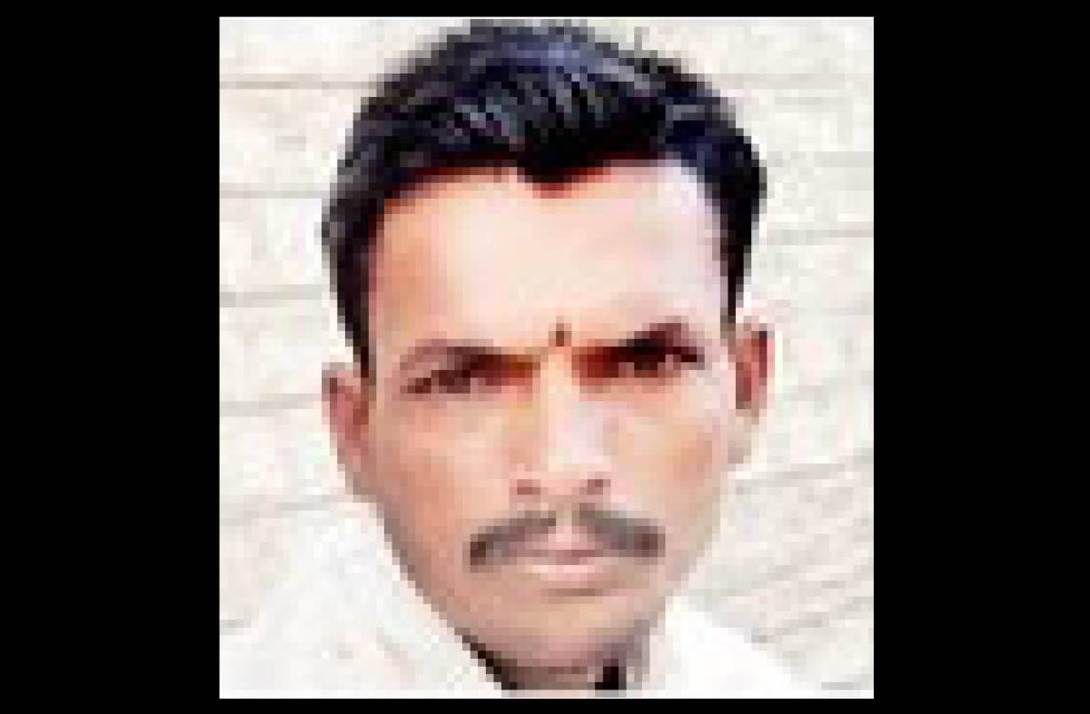 कर्जबाजारीपणाला कंटाळून शेतकऱ्याने उचलले टोकाचे पाऊल, पैठण तालुक्यातील दुर्दैवी घटना, फुलंब्री तालुक्यात मजुराची आत्‍महत्‍या